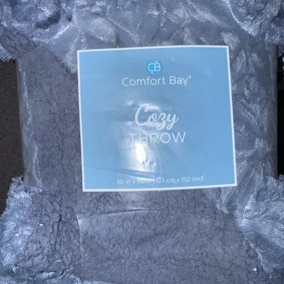 NWT NEW Comfort Bay Super Soft Blue Blueish Gray Cozy Throw Blanket Home Decor - Picture 1 of 3